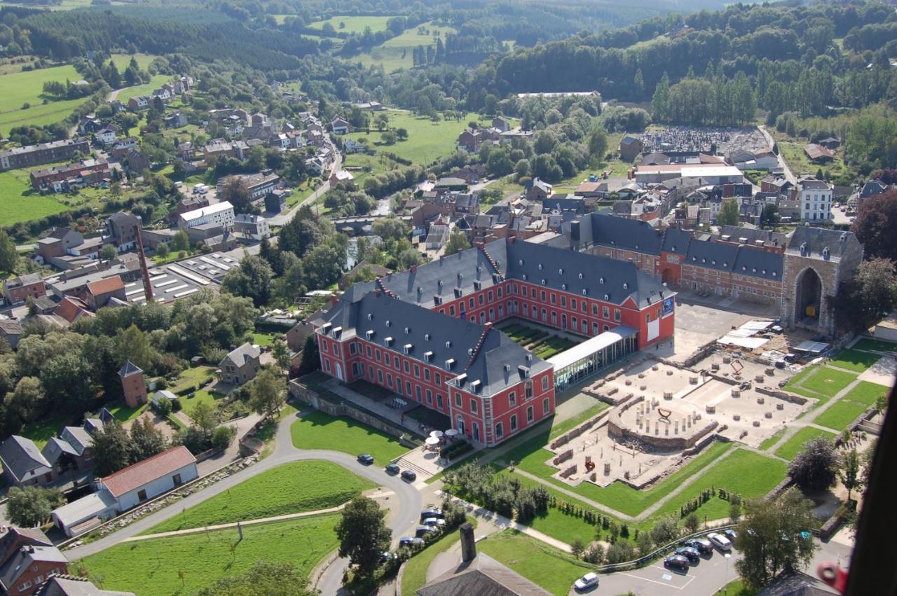 Les Lucioles Bed and Breakfast Francorchamps Exteriör bild